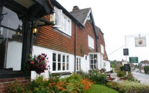 The Bear Inn And Burwash Motel Εξωτερικό φωτογραφία