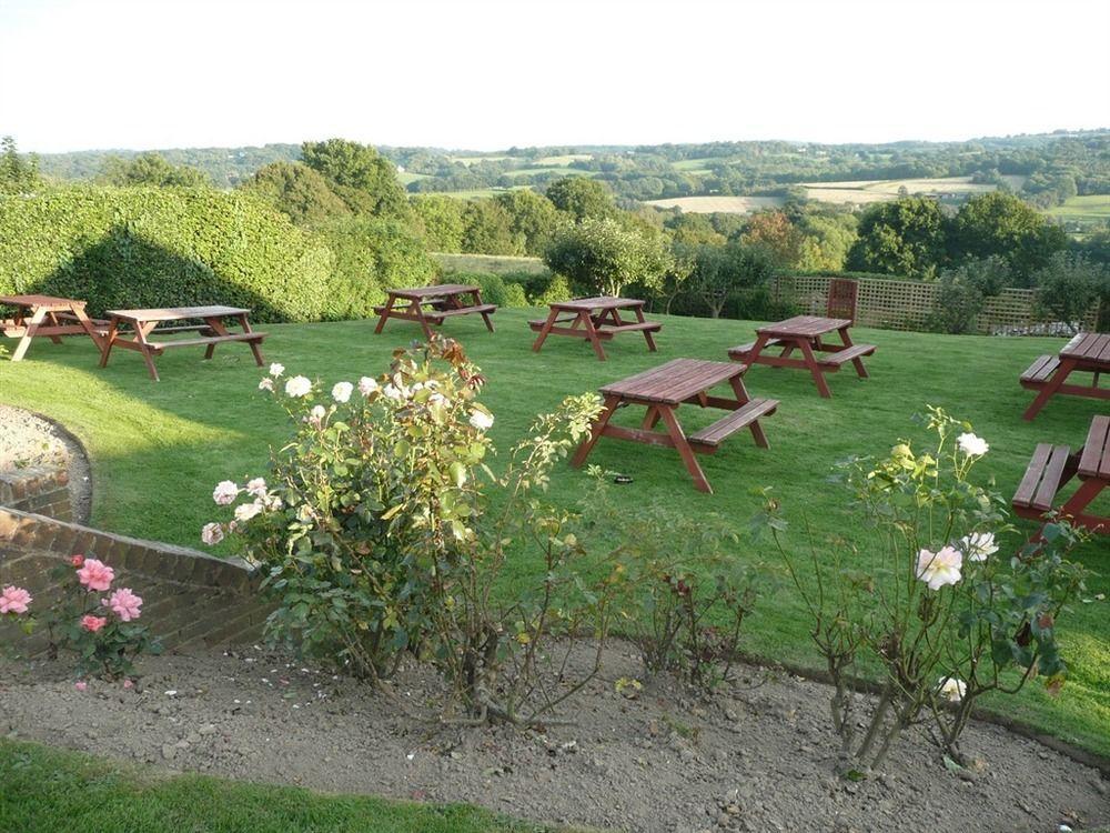 The Bear Inn And Burwash Motel Εξωτερικό φωτογραφία