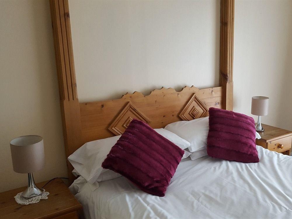 The Bear Inn And Burwash Motel Εξωτερικό φωτογραφία