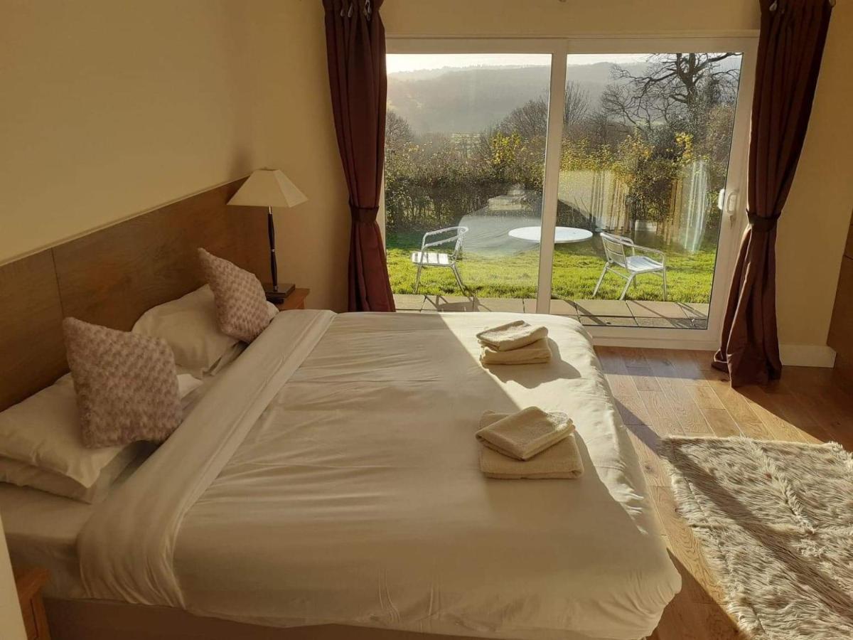 The Bear Inn And Burwash Motel Εξωτερικό φωτογραφία
