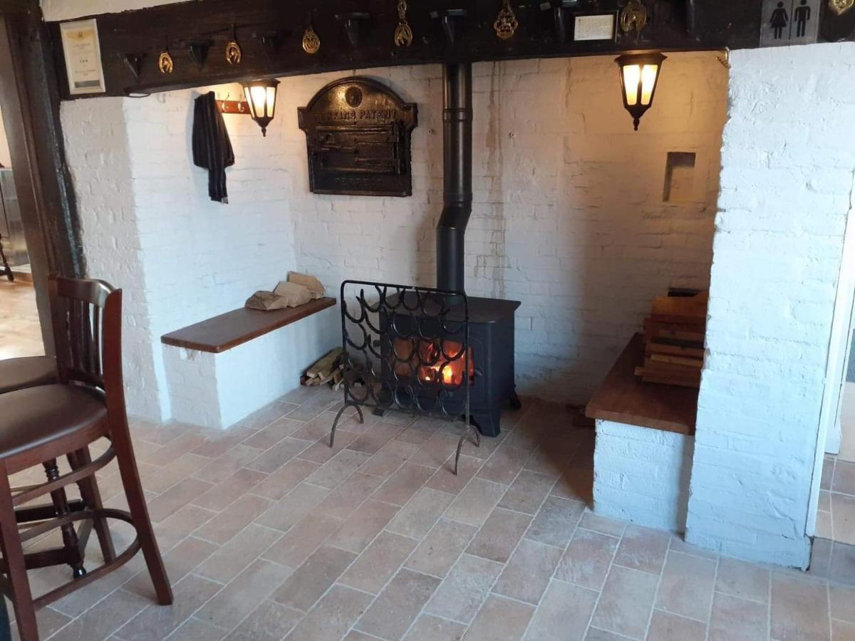The Bear Inn And Burwash Motel Εξωτερικό φωτογραφία