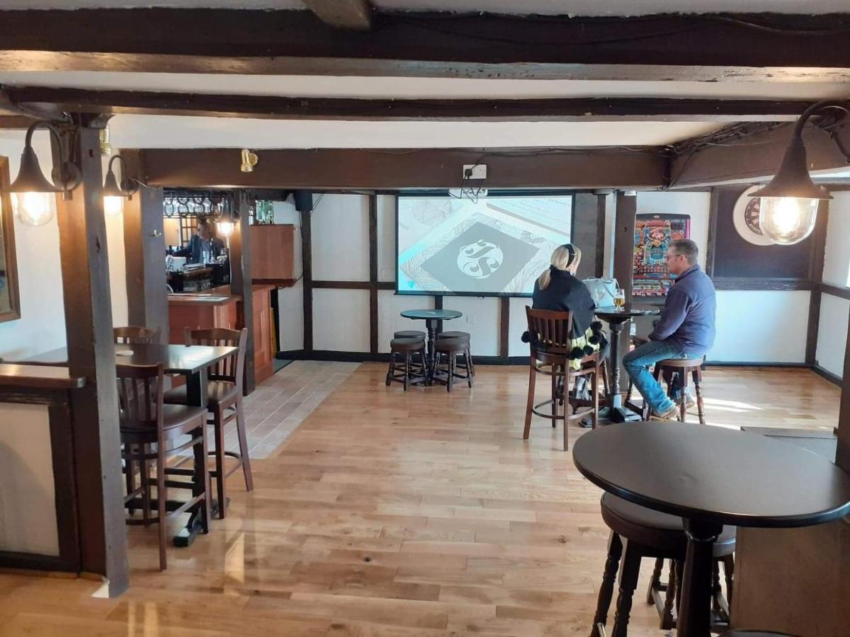 The Bear Inn And Burwash Motel Εξωτερικό φωτογραφία