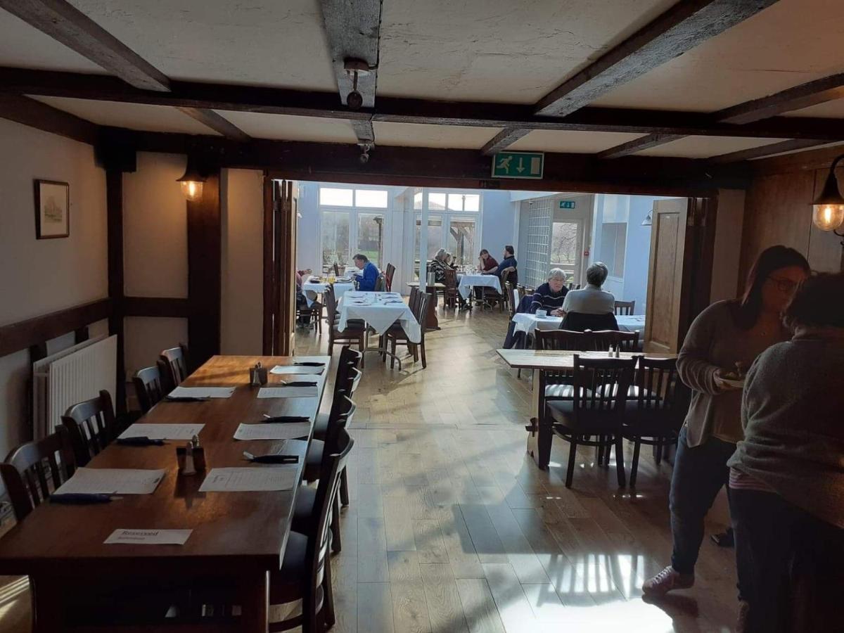 The Bear Inn And Burwash Motel Εξωτερικό φωτογραφία