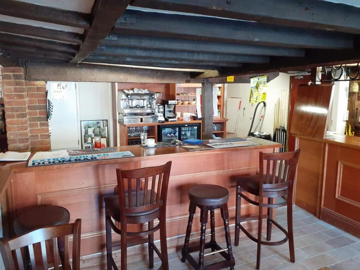 The Bear Inn And Burwash Motel Εξωτερικό φωτογραφία