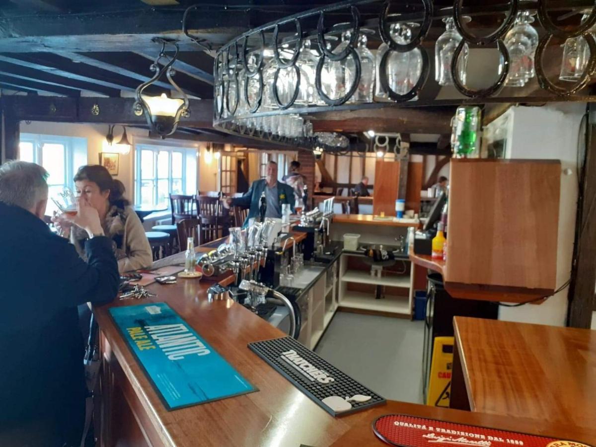 The Bear Inn And Burwash Motel Εξωτερικό φωτογραφία
